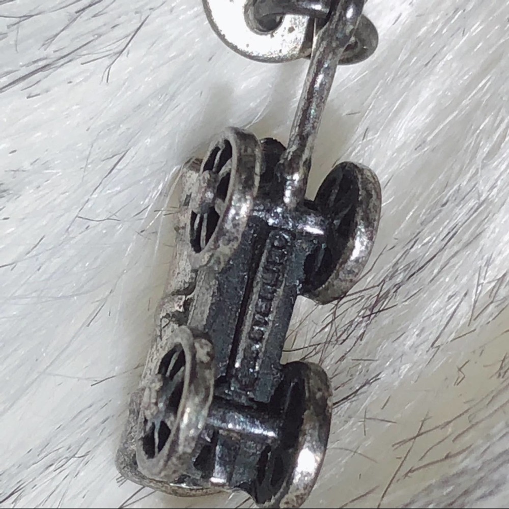 Vintage Yellowstone National Park Sterling Silver Wagon Charm - Picture 2 of 5